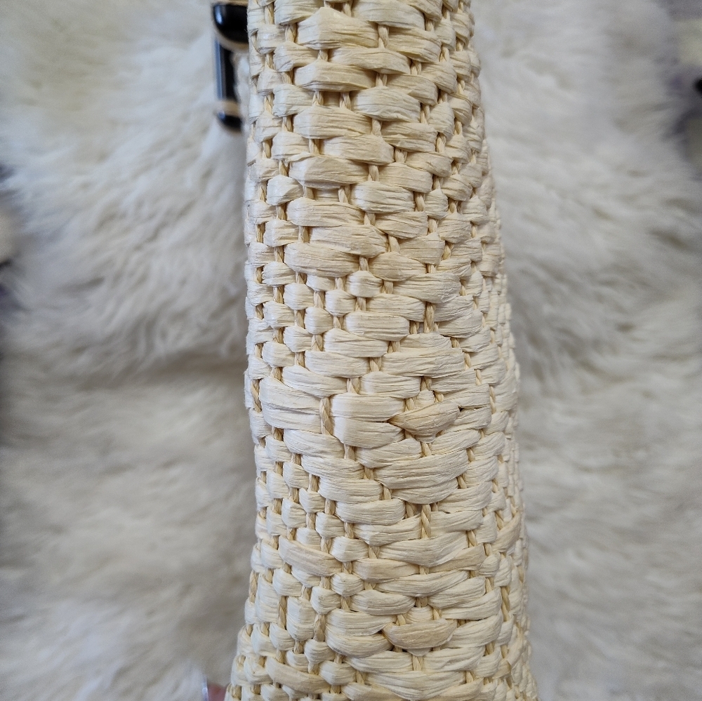 Ann Taylor large boho woven straw tote beach bag with wooden handles - Picture 4 of 9